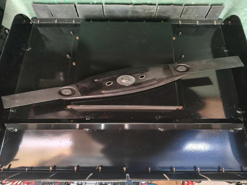 Sliding Four-wheel Drive Remote-controlled Lawn Mower