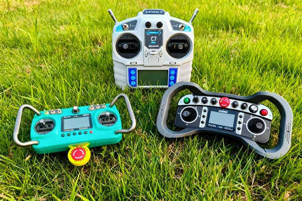 Remote Control - Triangular Track Lawn Mower