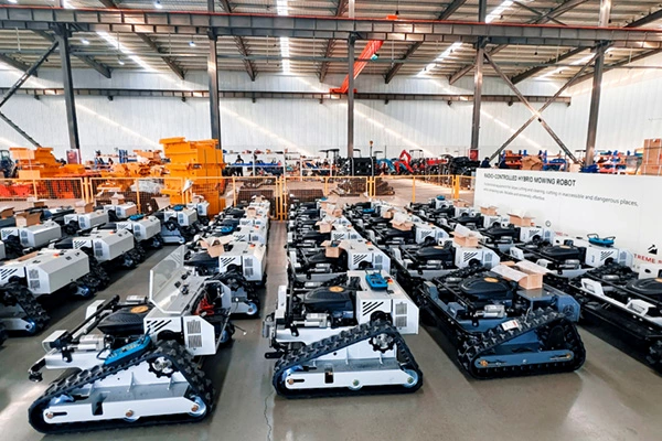 Remote Control - Triangular Track Lawn Mower