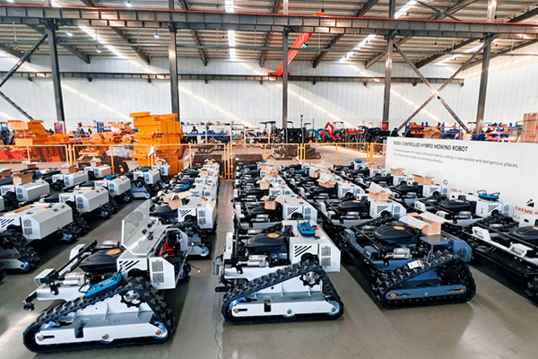 Remote Control - Triangular Track Lawn Mower