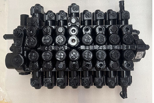 Excavator Control Valve Hydraulic B220402000332